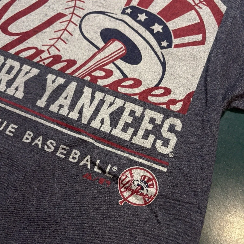 New York Yankees Majestic T-Shirt Men's XL Big Logo Baseball Tee Blue Gray MLB - Picture 3 of 8